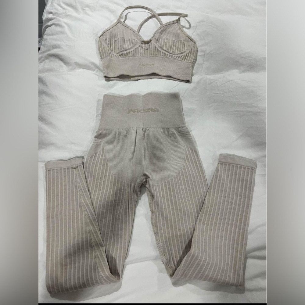 Leggings set new size small top size Medium